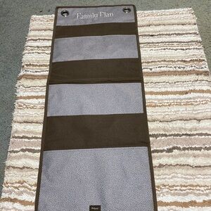 Thirty-One. Retired. Single 5 Pocket Organizer. Brown W/ Grey Dots “Family Plan”